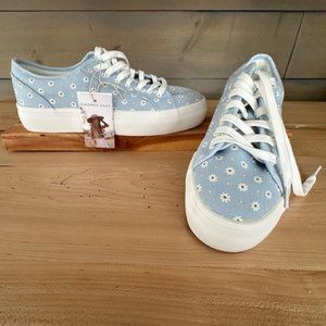 Sincerely Jules Daisy and Blue Denim Sneakers - NWT - Women's size 10